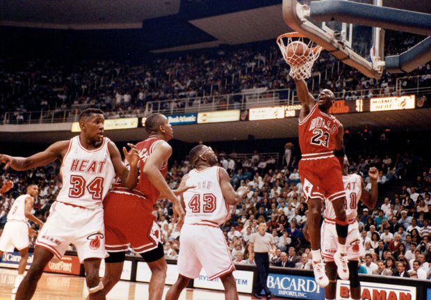 Michael Jordan Dunk - NBA 97